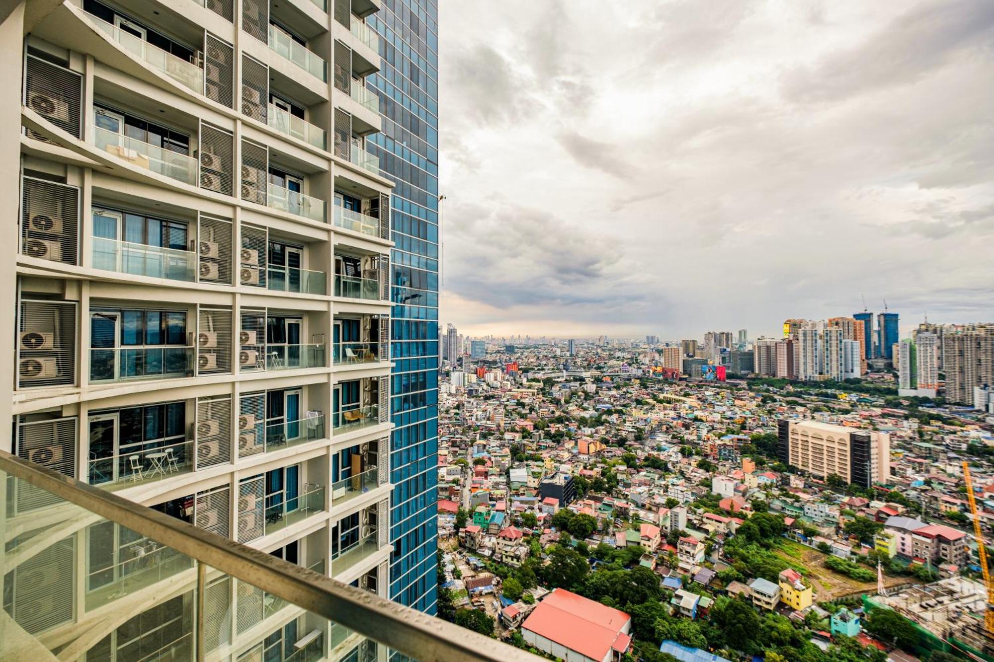 Bgc 2Br Uptown Parksuites With Balcony And Bathtub Manila Exterior foto